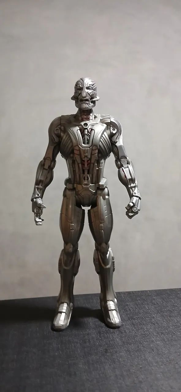 Boneco Ultron 30cm - com luz e sons  - Foto 3