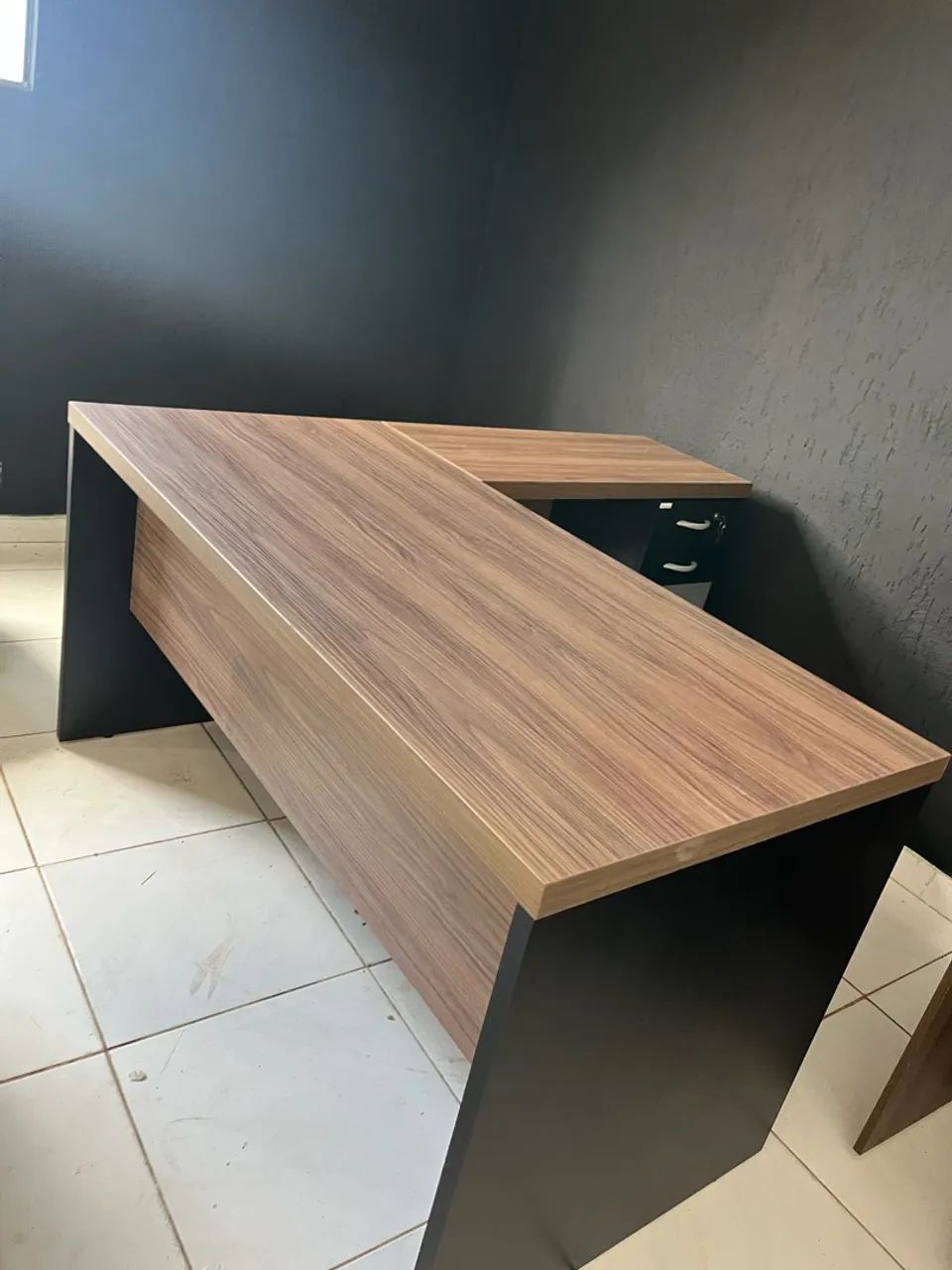 MESA DE ESCRITORIO COM GAVETAS LOJA IKONOFFICE  - Foto 3