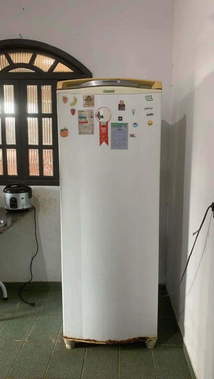 Geladeira com freezer