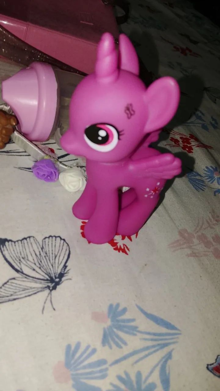 Lote de brinquedos e boneca - Foto 4