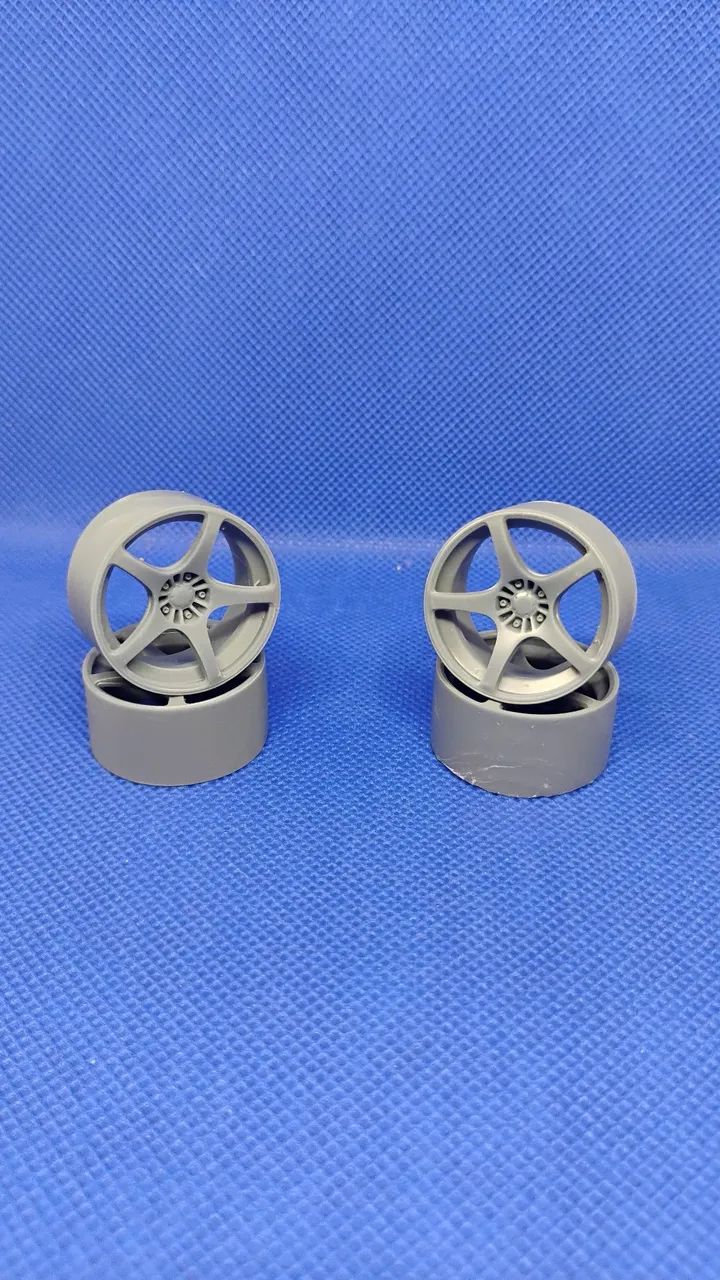 Rodas e pneus em resina 3d - Foto 2