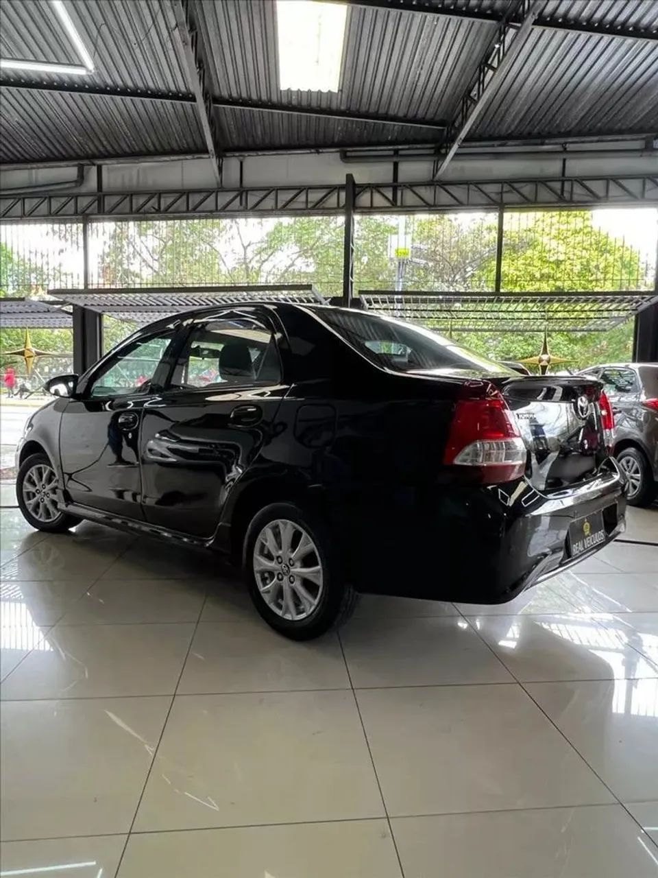 Toyota Etios Platinum 1.5 Flex 16V 4P Aut. 2018 - Foto 4