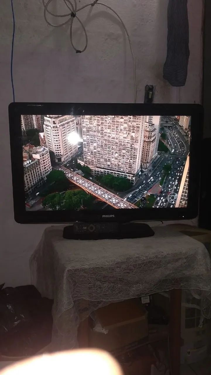 Tv Philips 32 polegadas completa.  - Foto 2