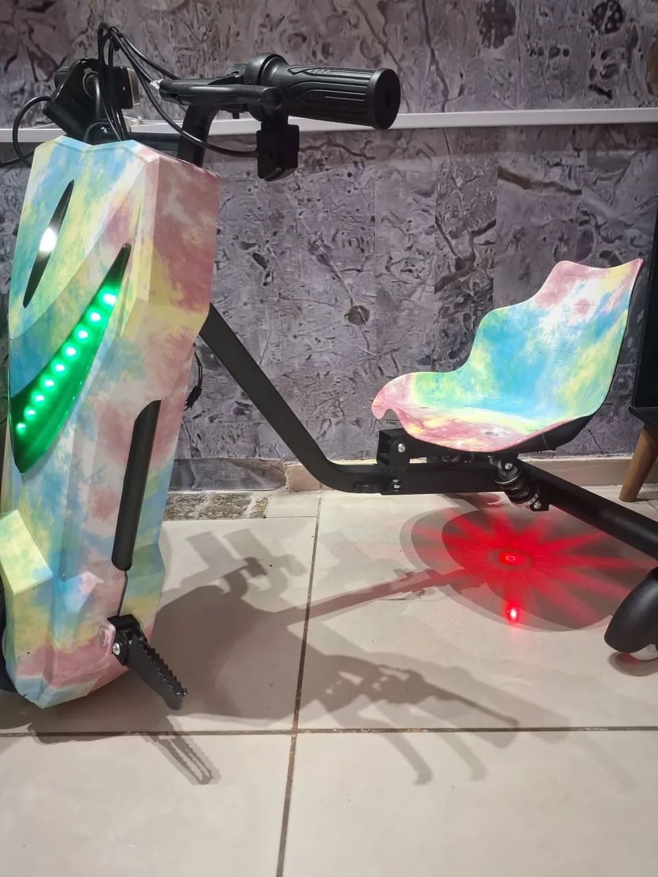 Triciclo DRIFT 250w com amortecedor roda 8" - Foto 2