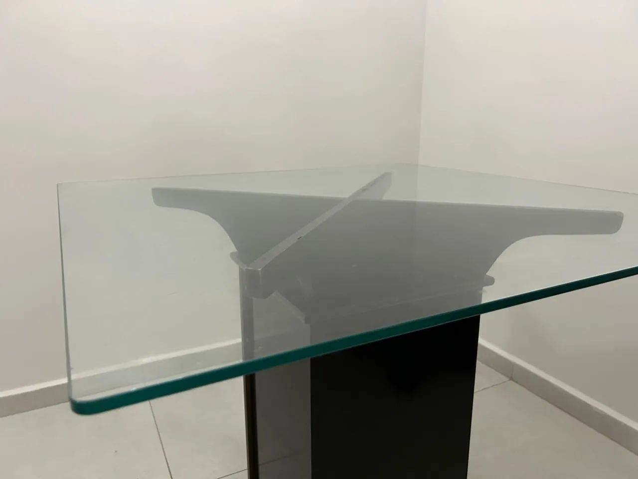 Mesa MDF, Tampo de Vidro 