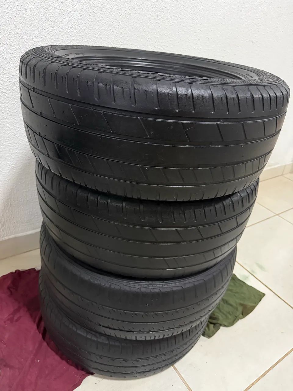 Vendo 4 Pneus Aro 16 / 235/60
