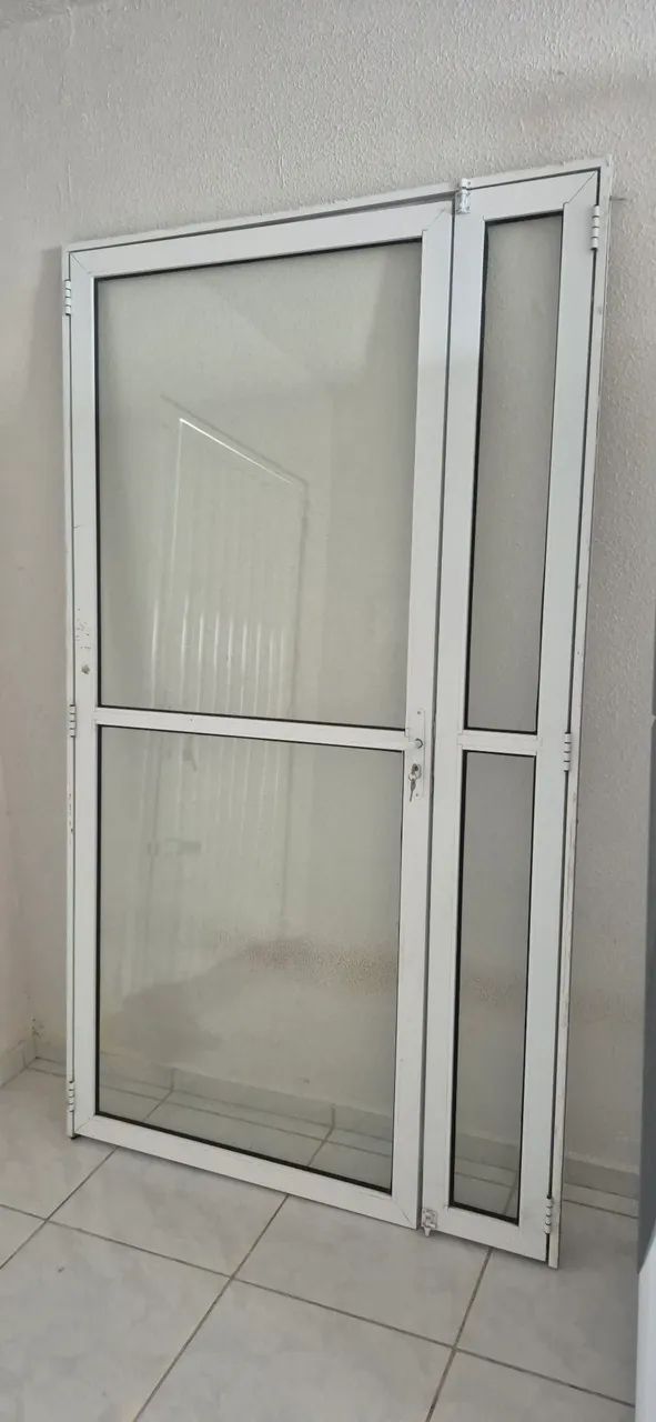Porta de Alumínio Branco com Vidro