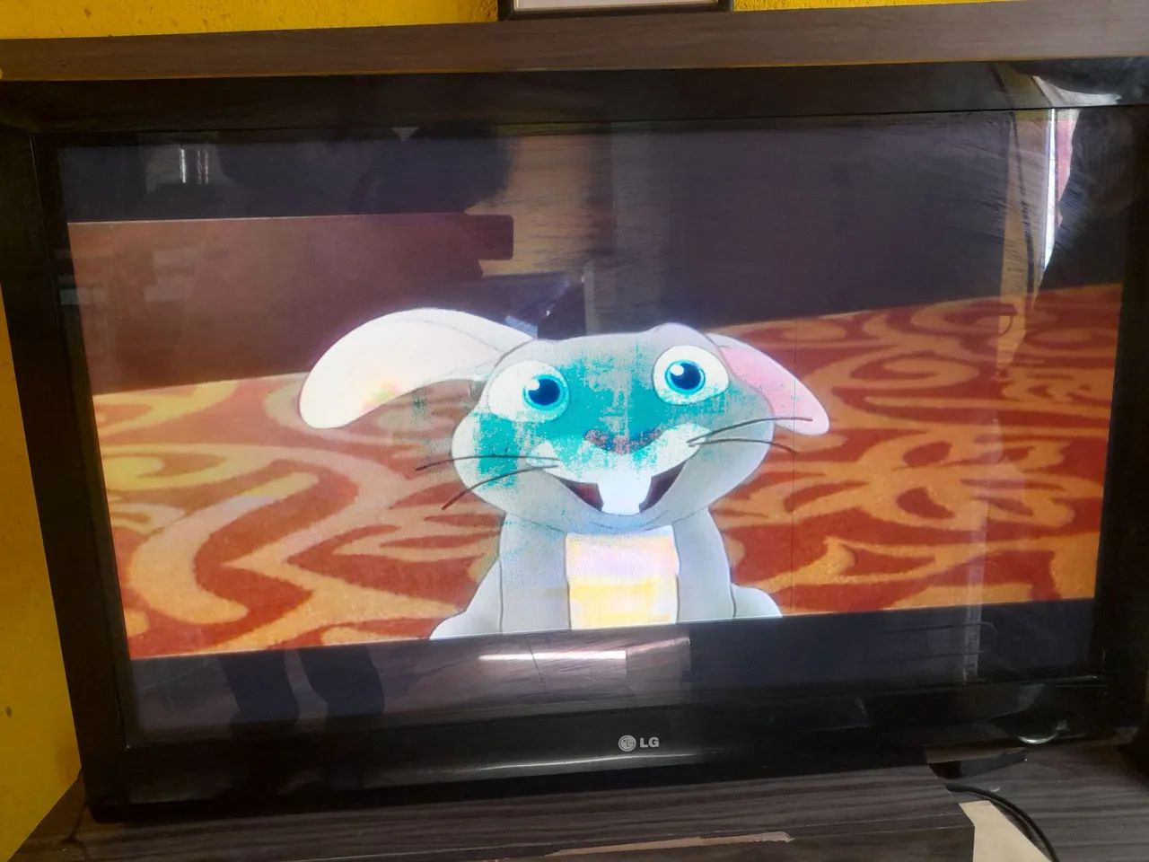 Tv 42 com varia porém da pra assistir  - Foto 2