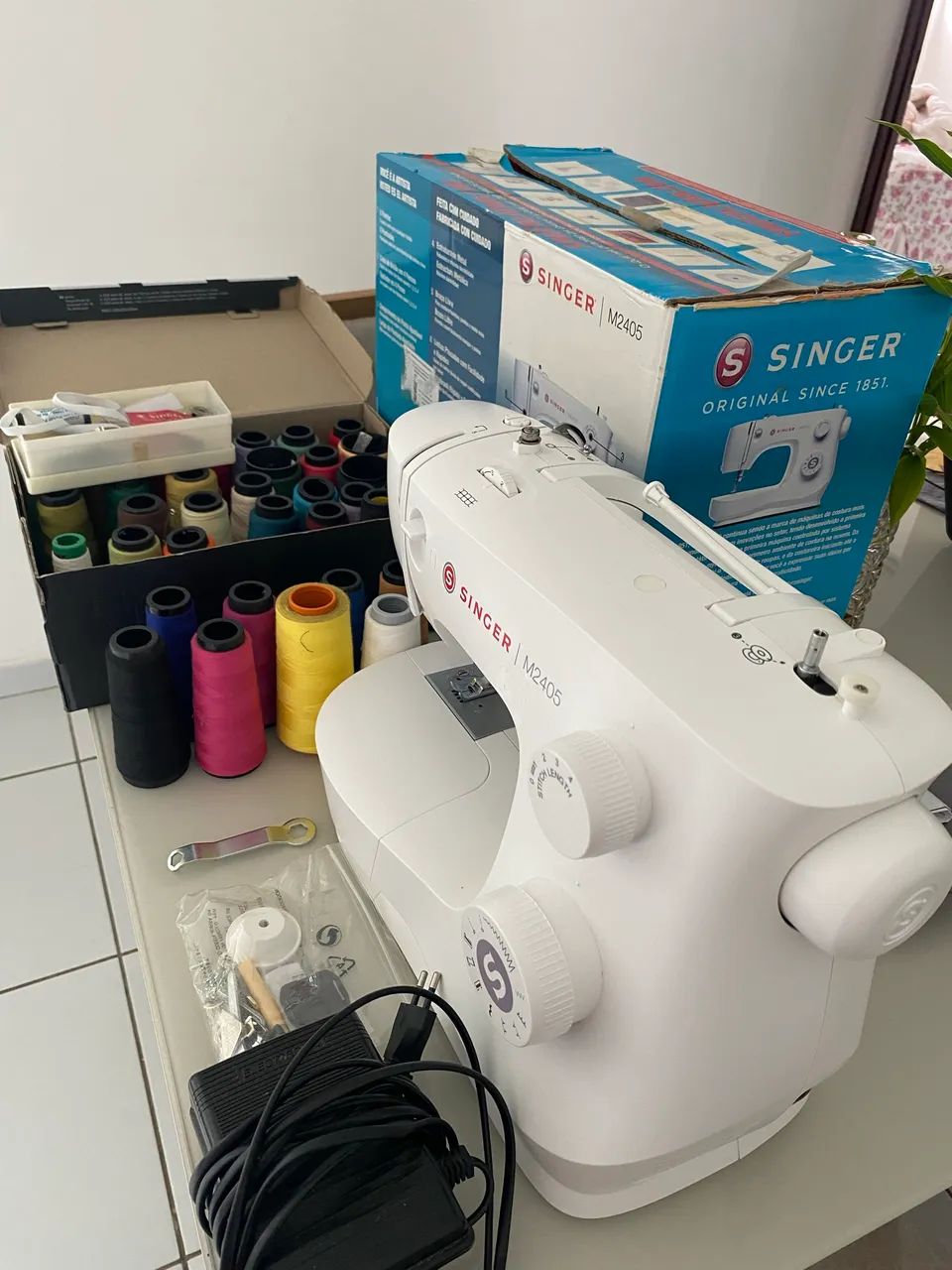 Máquina Singer M2405 - Foto 2