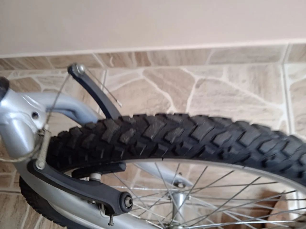 Bicicleta aro 20 Star Wars - Preta e Cinza - Foto 4