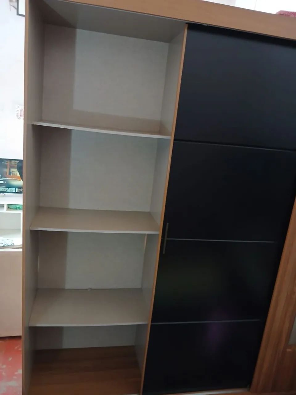 Guarda roupa leia o anúncio 