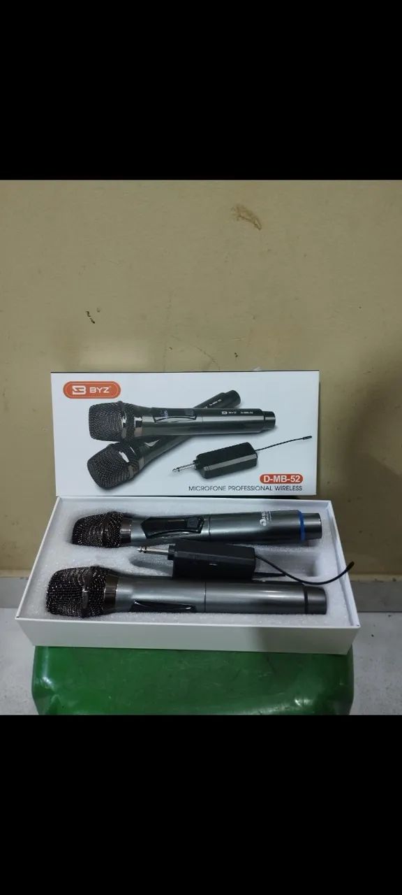 Vende se microfone sem fio duplo novo 