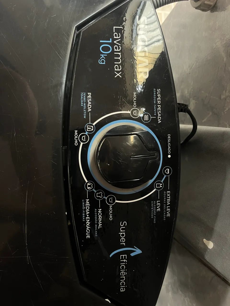 Máquina de lavar preta