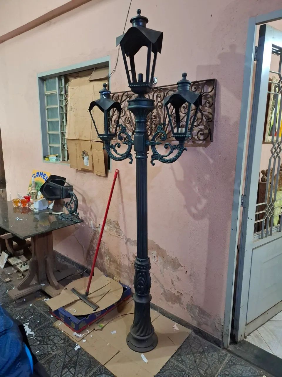 Poste colonial Sinhá. 