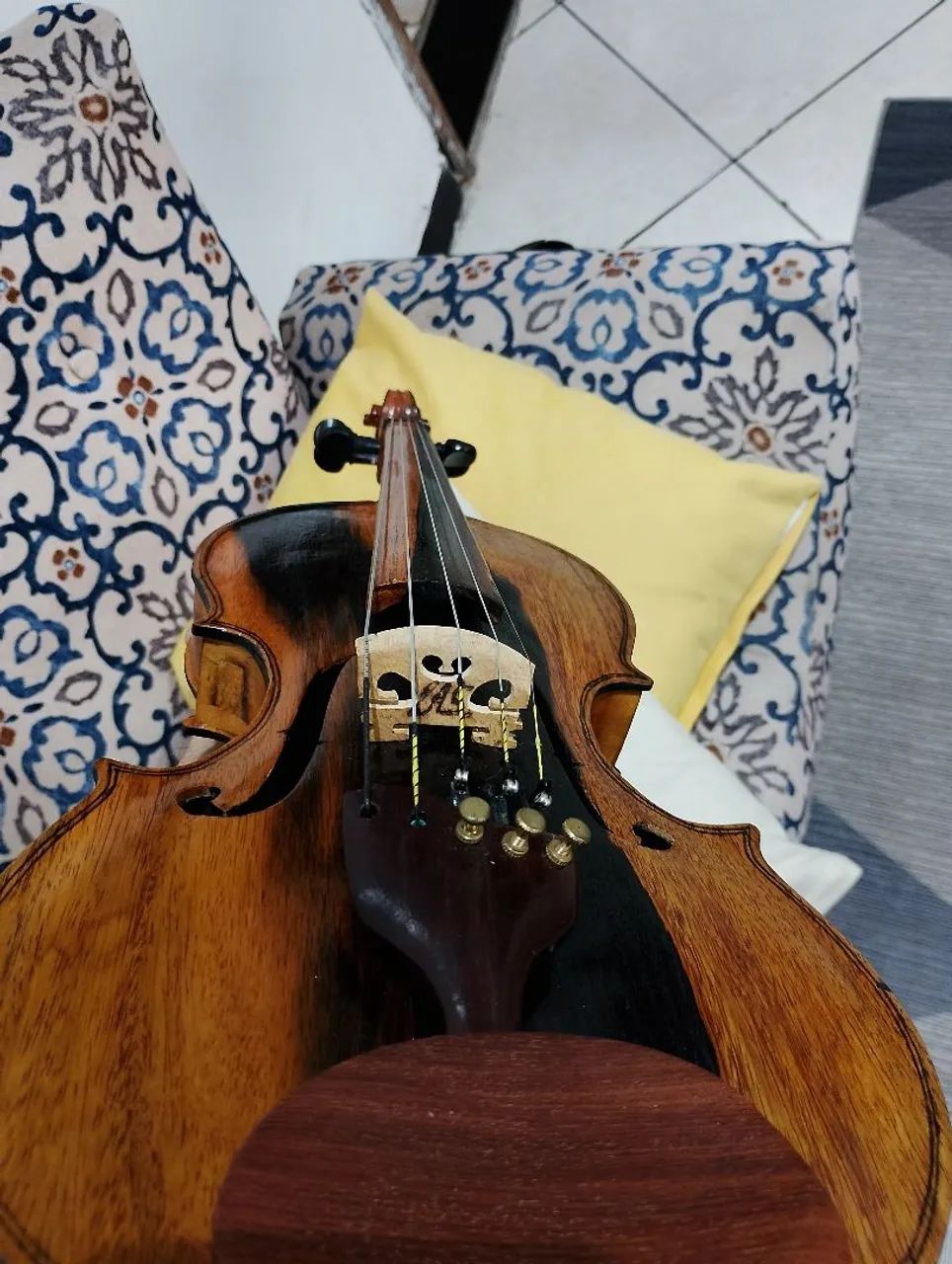 Violino de Luthier com 5 cordas 