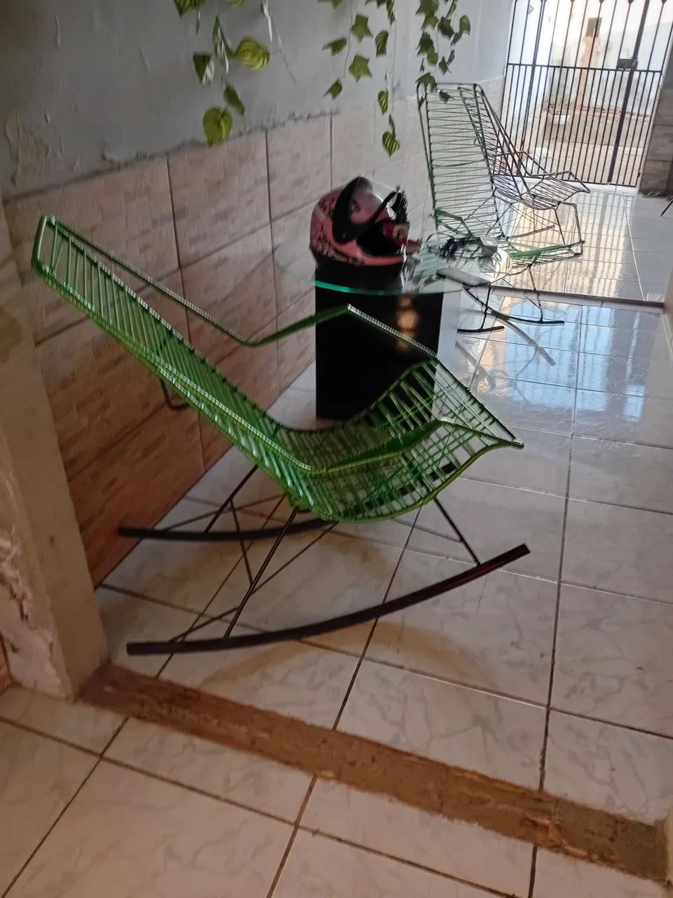 Vendo duas caixas de balanço e uma mesinha  por 500 reais - Foto 2