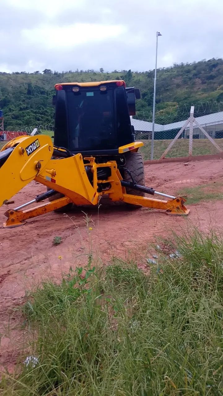 Retroescavadeira Ano 2022 - Foto 6