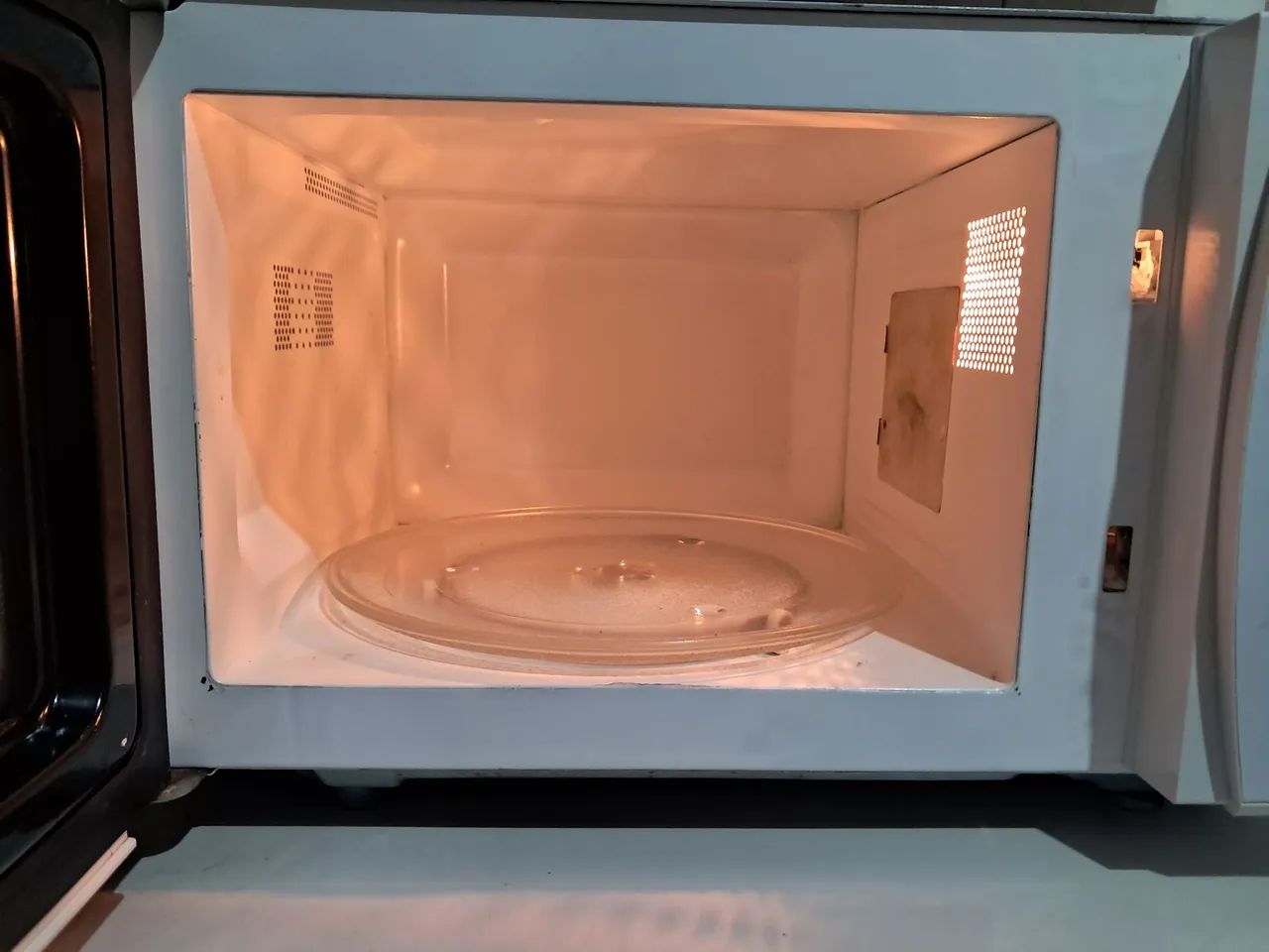 Microondas Panasonic 20 litros - Foto 4