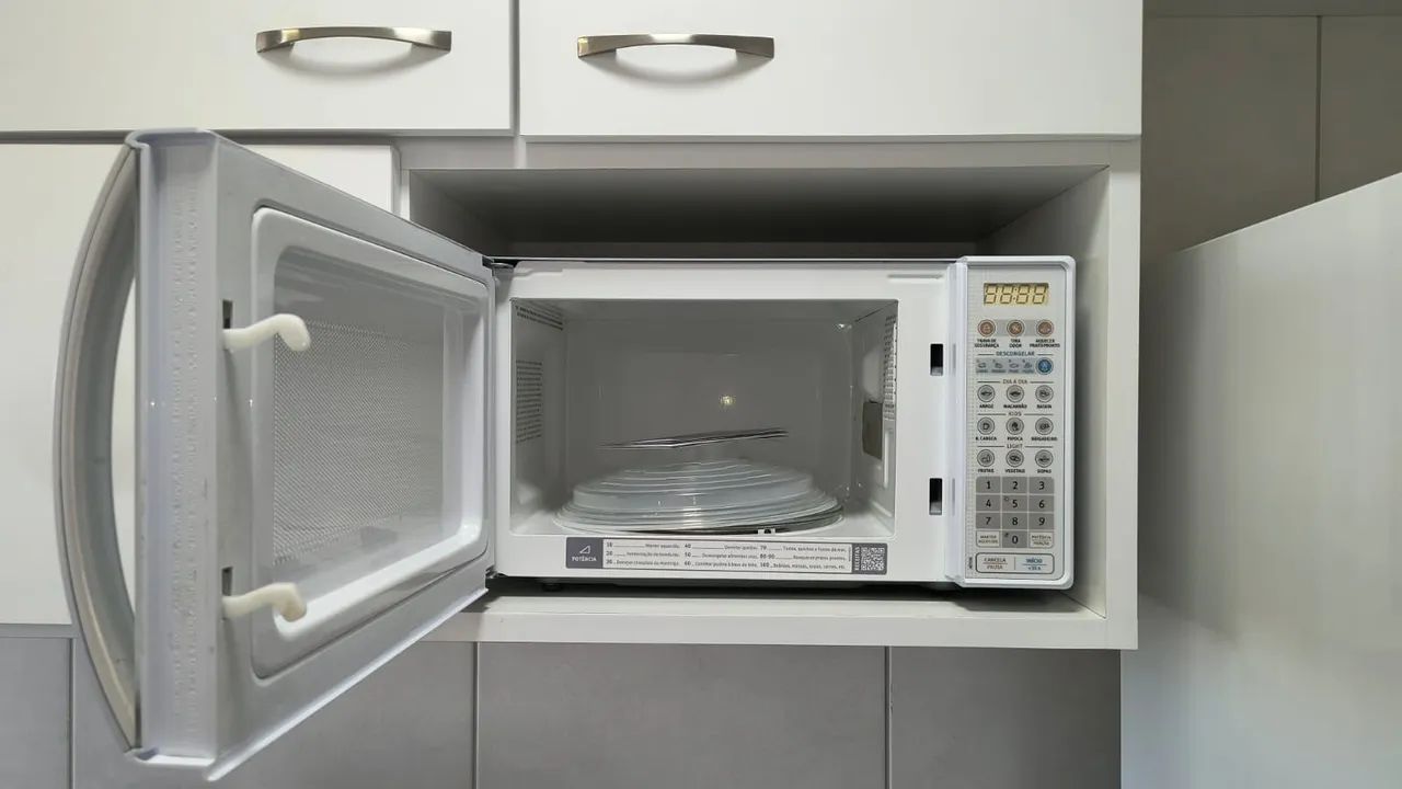 Microondas Eletrolux 21 litros Branco - Foto 2