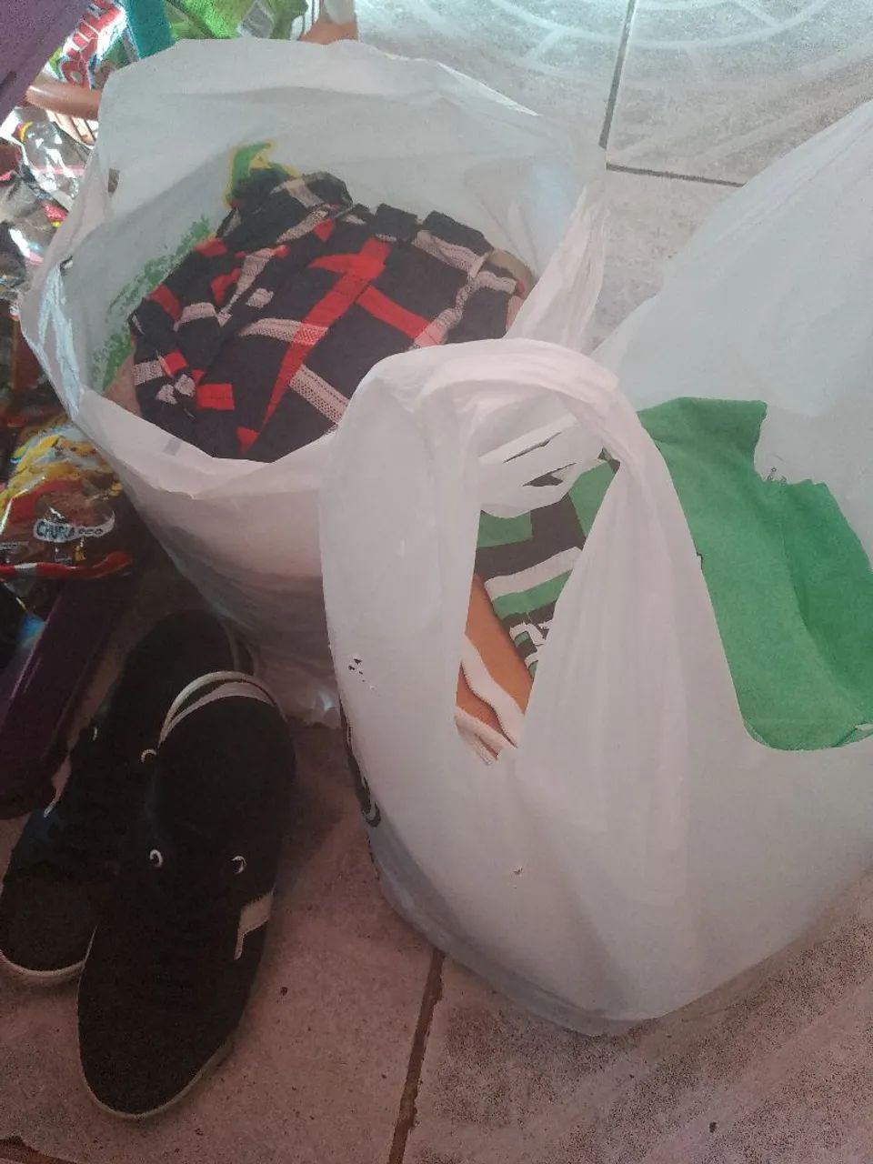 Lote de roupas femininas 