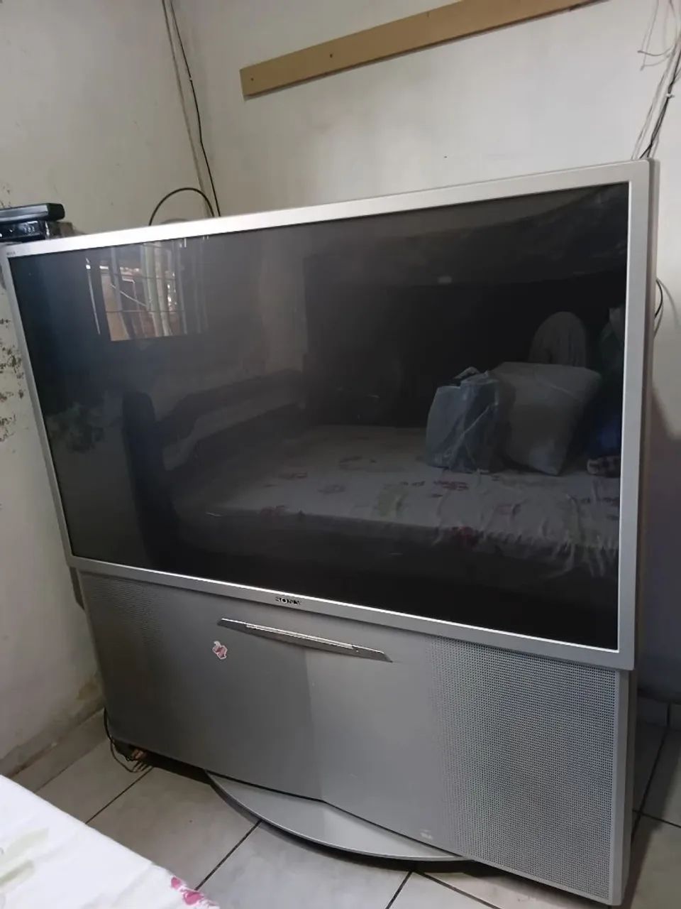 Sony WEGA 34" original em ótimo estado de conservação. - Foto 3