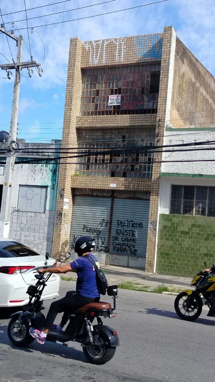 Vendo prédio de 02 andar no farol  - Foto 2