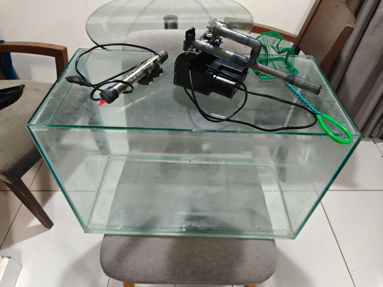 Aquário 60x40x30cm (72 litros) + Acessórios 