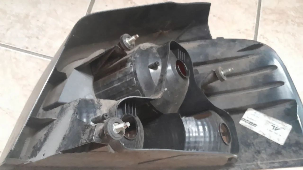 Lanterna traseira palio 2009 a 2011 - Foto 3