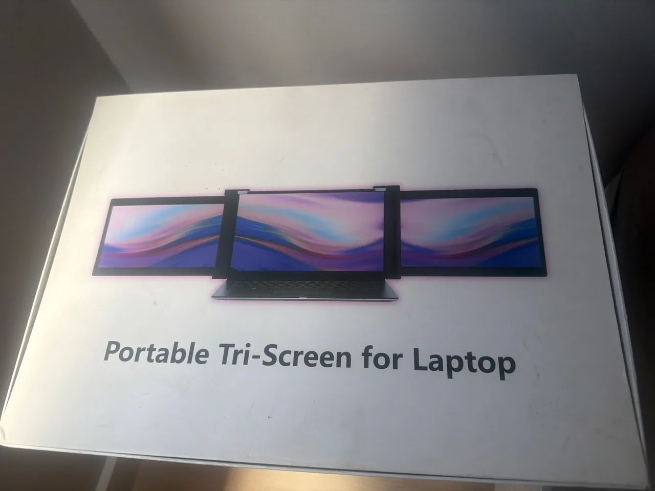 Vendo extensor de telas UPERFECT para notebook, com duas telas de 13,3 polegadas.