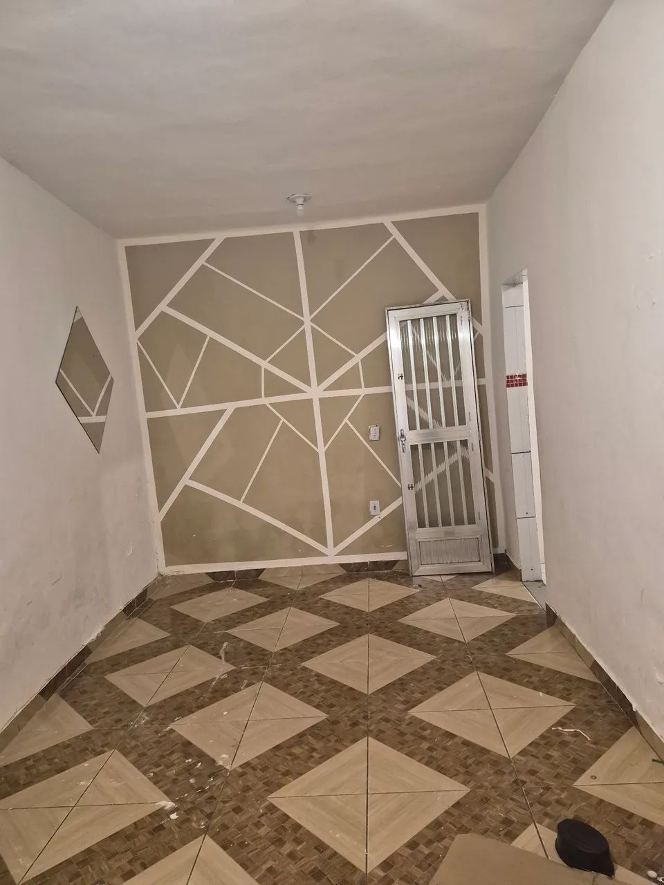 Vende-se baixa do sapateiro 