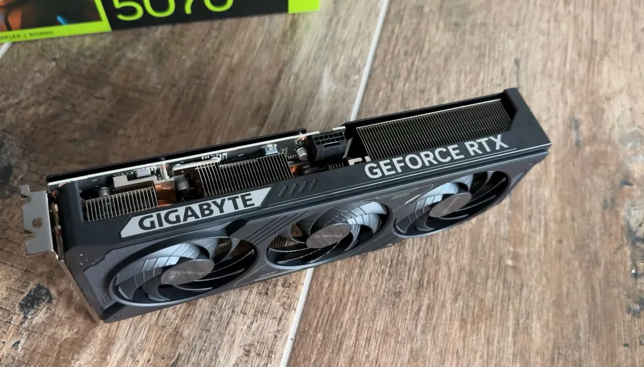 RTX 5070 OC GIGABYTE - Foto 3