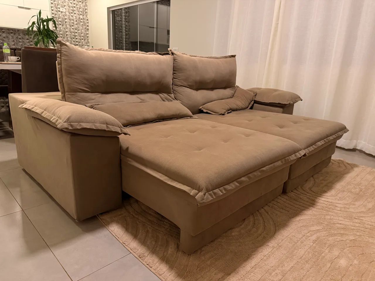 Sofá retrátil 4 lugares 2,40m