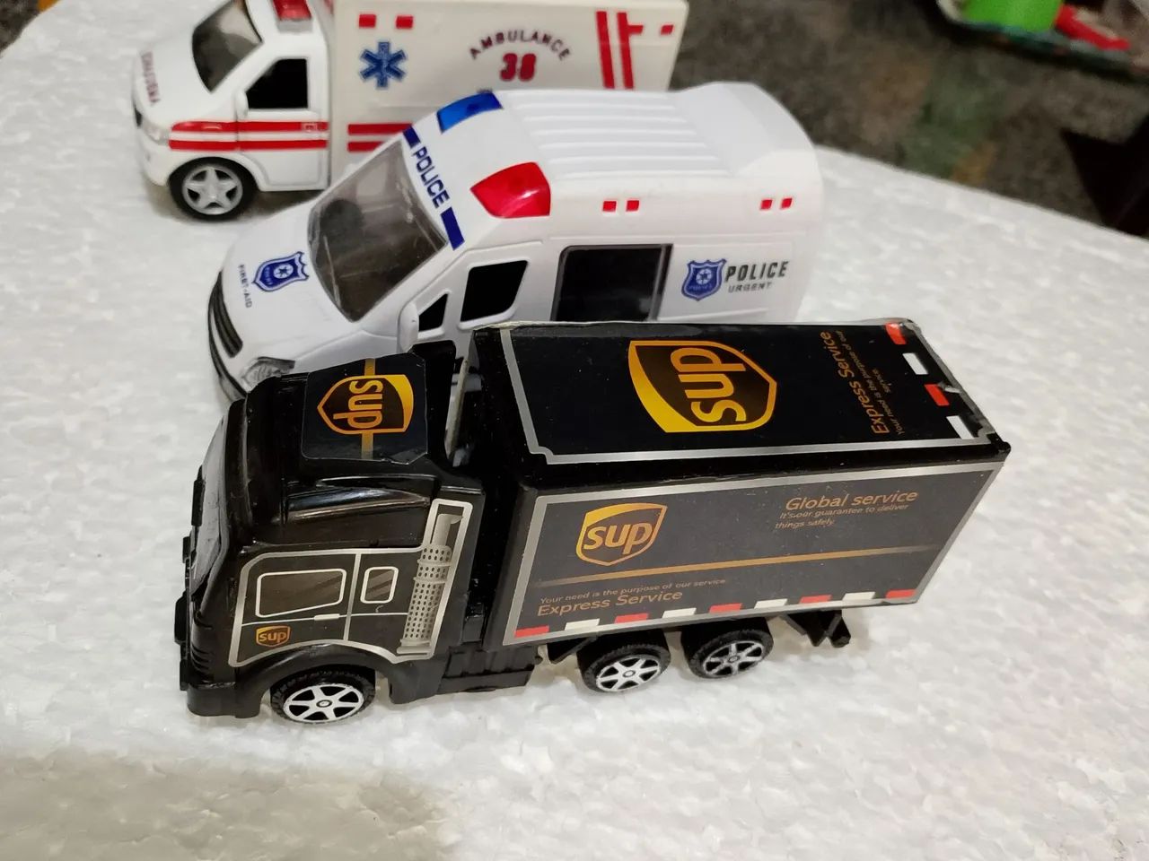 Lote de miniaturas de carrinhos  - Foto 4
