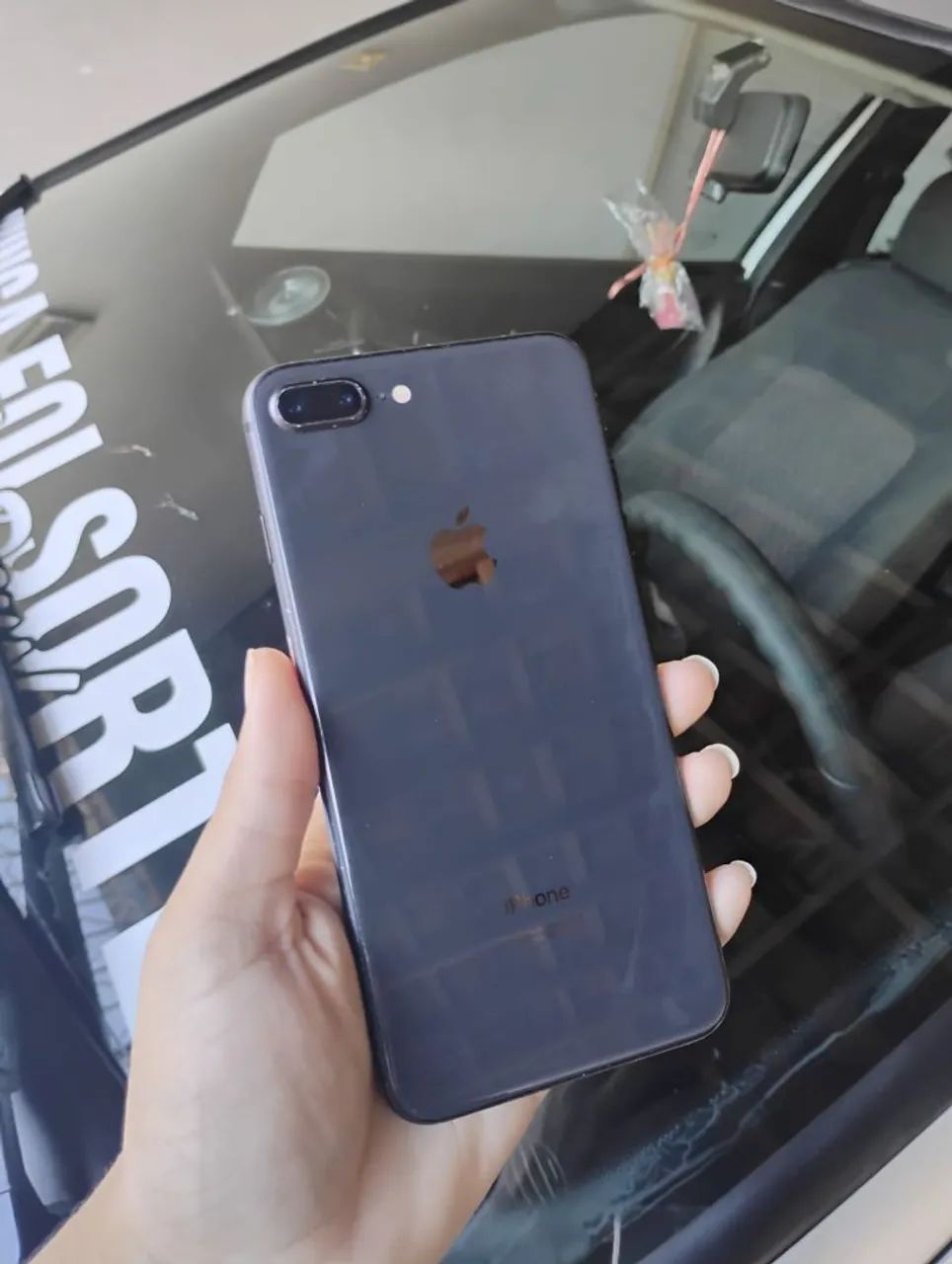 Vendo IPhone 8 Plus,  64 GB ,biometria funciona perfeitamente,  bateria 74% - Foto 3