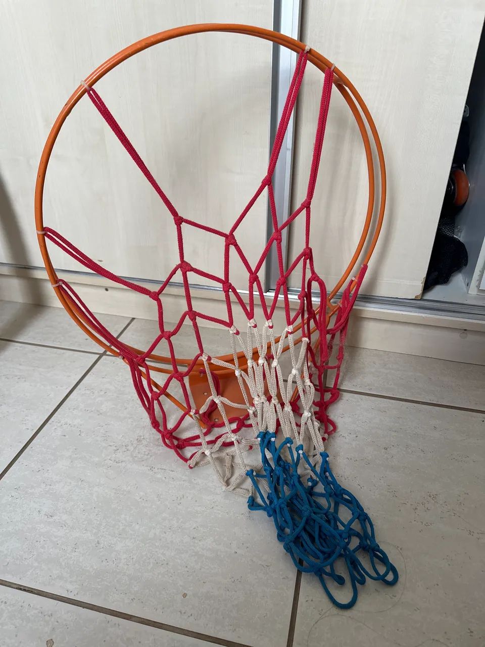 Cesta de basquete de ferro