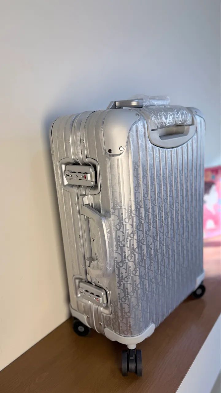 Mala Rimowa Dior alumínio  - Foto 4