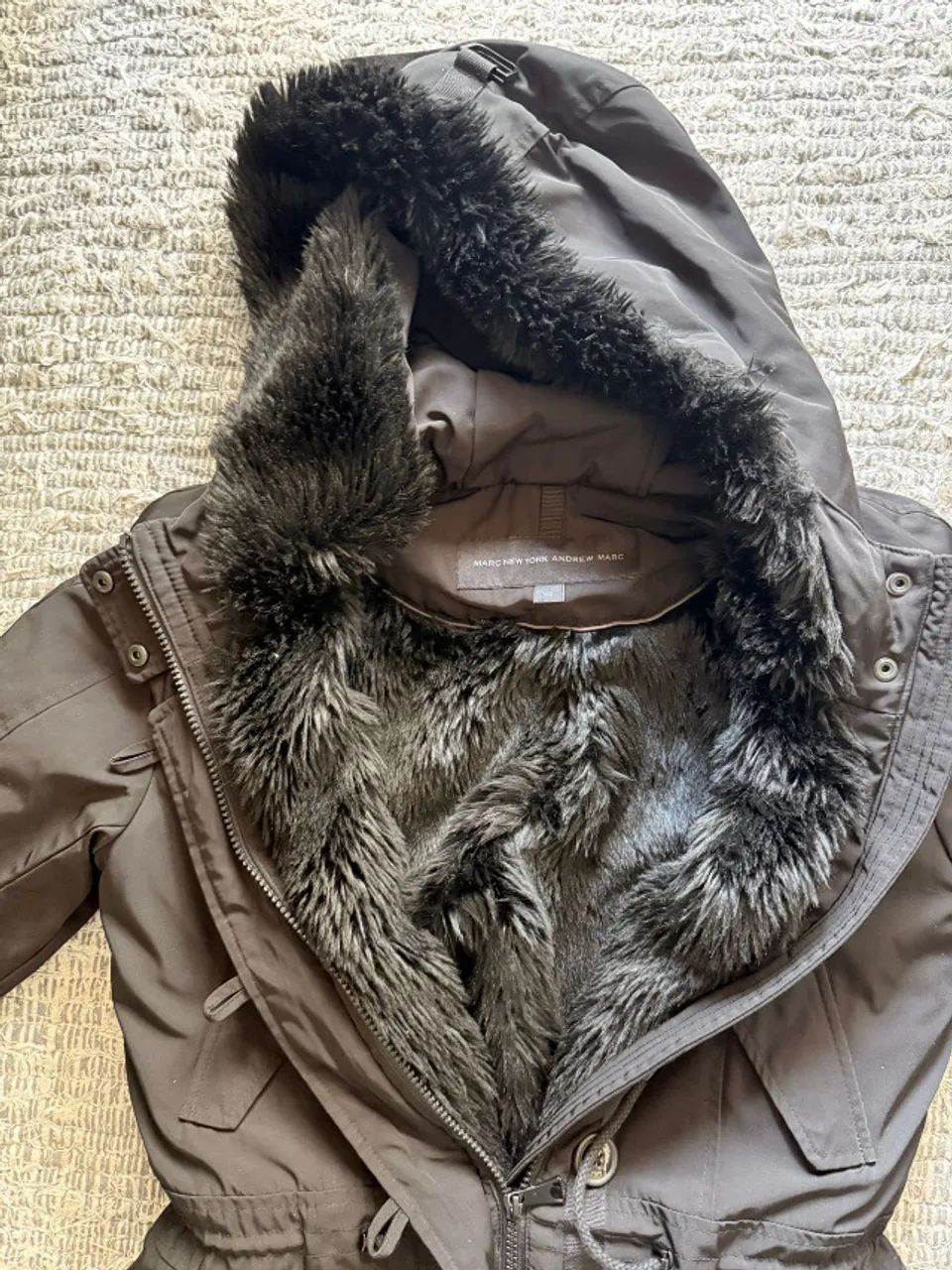 casaco de frio, Marc New York , com capuz e pelo - Foto 4