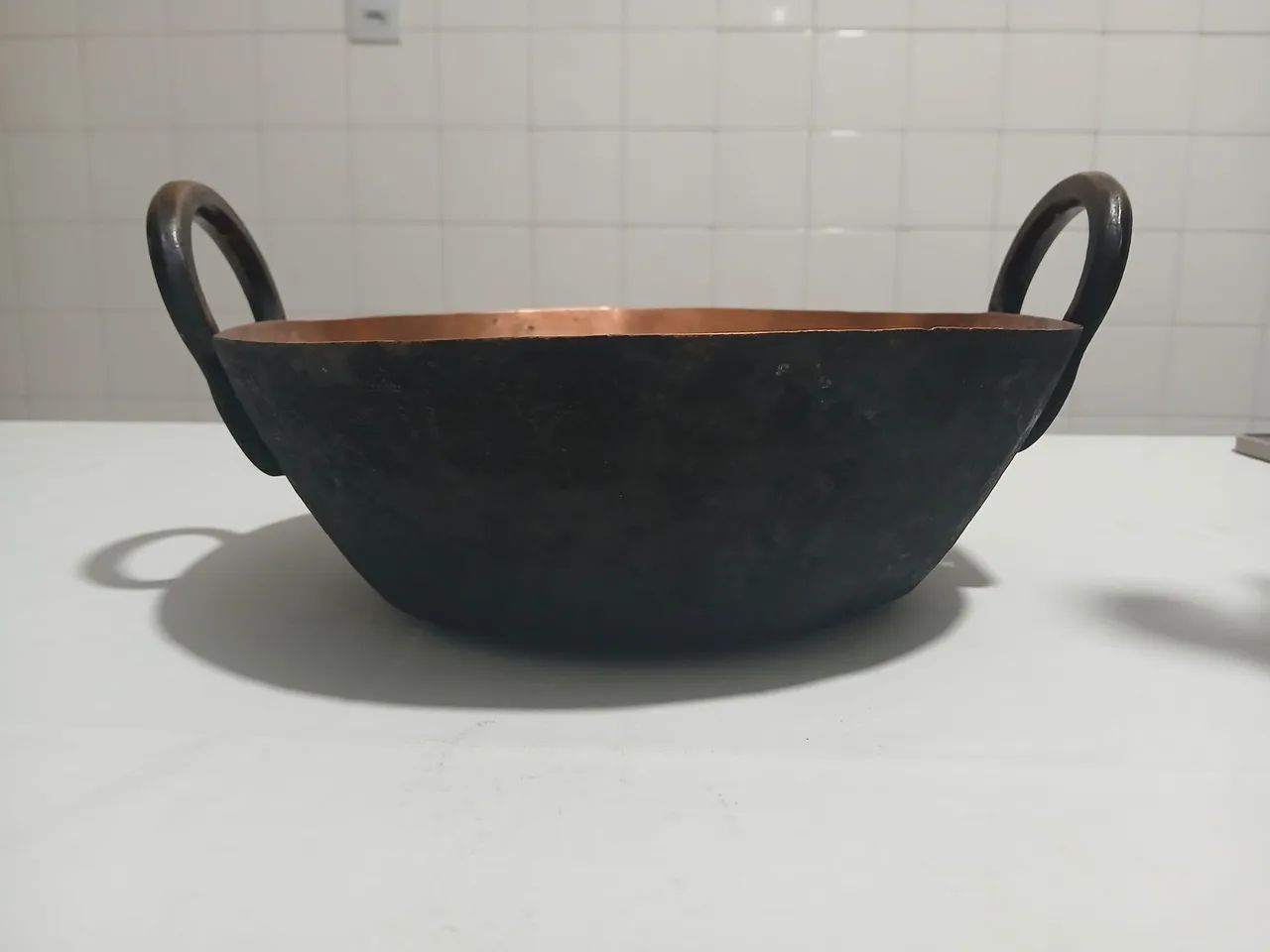 Tacho Antigo de Cobre com Alças de Bronze - 28,5 cm - Foto 2