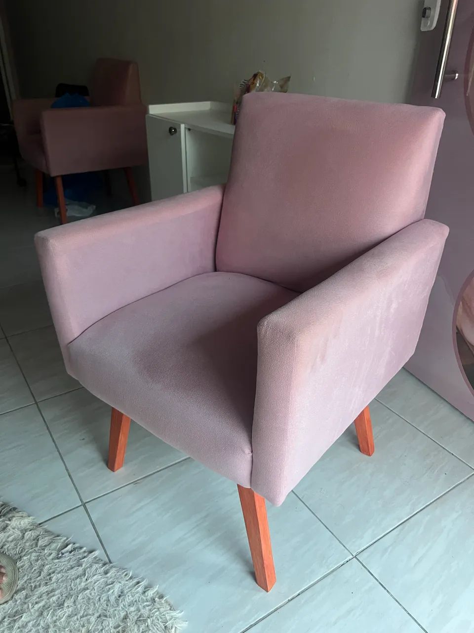 Maca, mesa de alongamento de unha, carrinho de manicure, poltronas etc - Foto 3