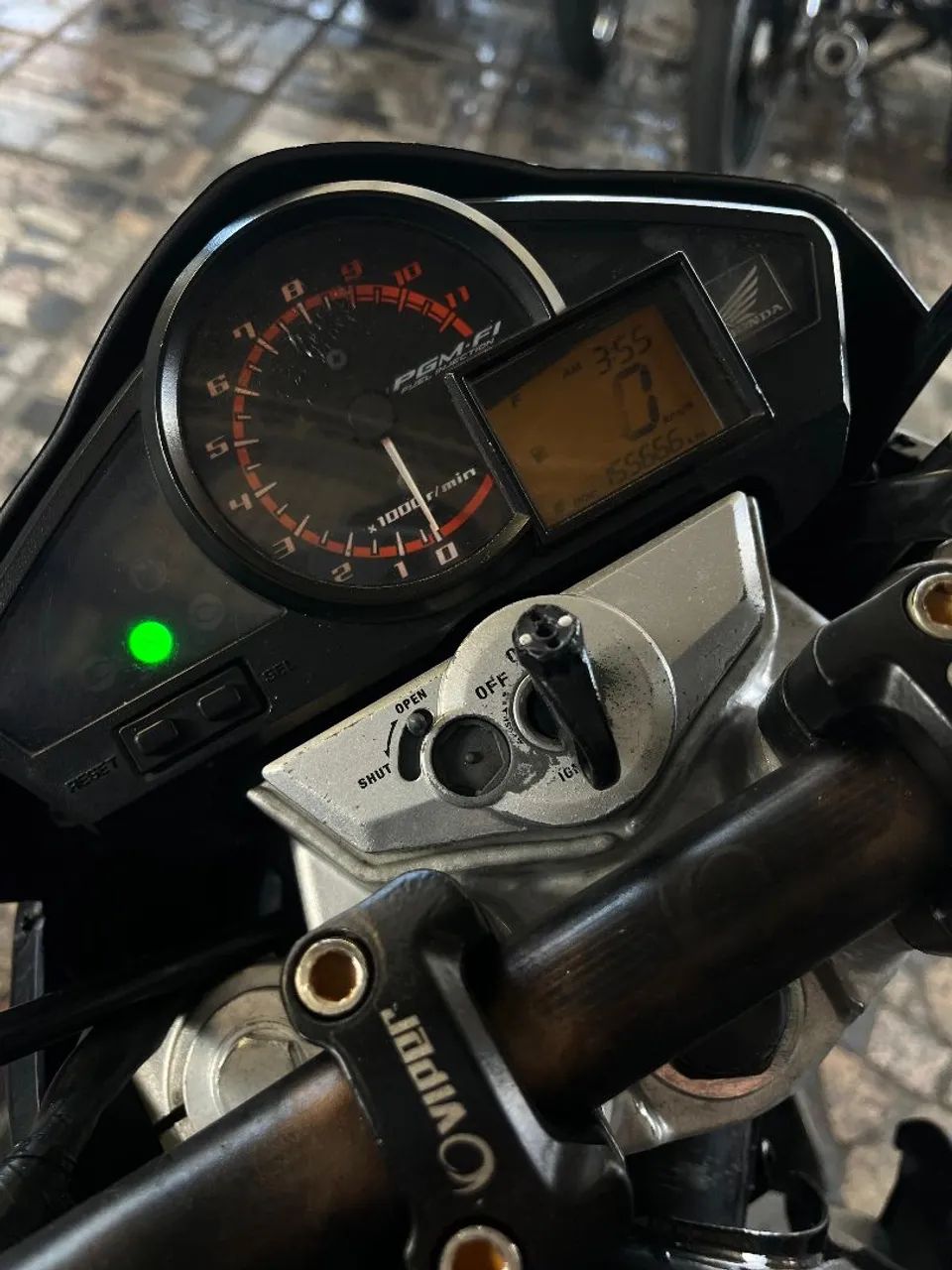 CB 300R 2013 - Foto 4