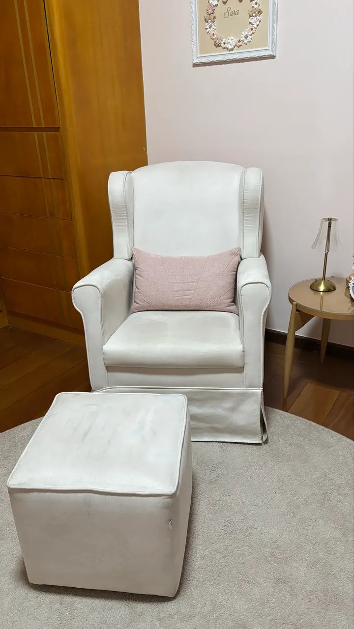 Poltrona amamentação de balanço + puff