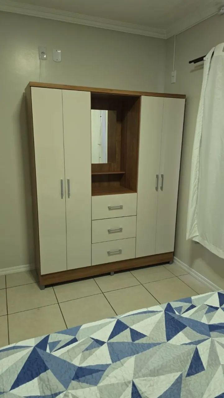 Guarda-Roupa 4 portas