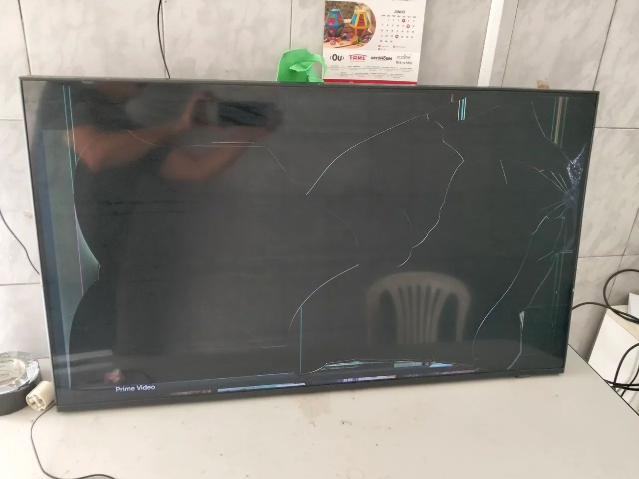 Tv Samsung semi nova caio e quebrou a tela 43 polegadas  - Foto 2