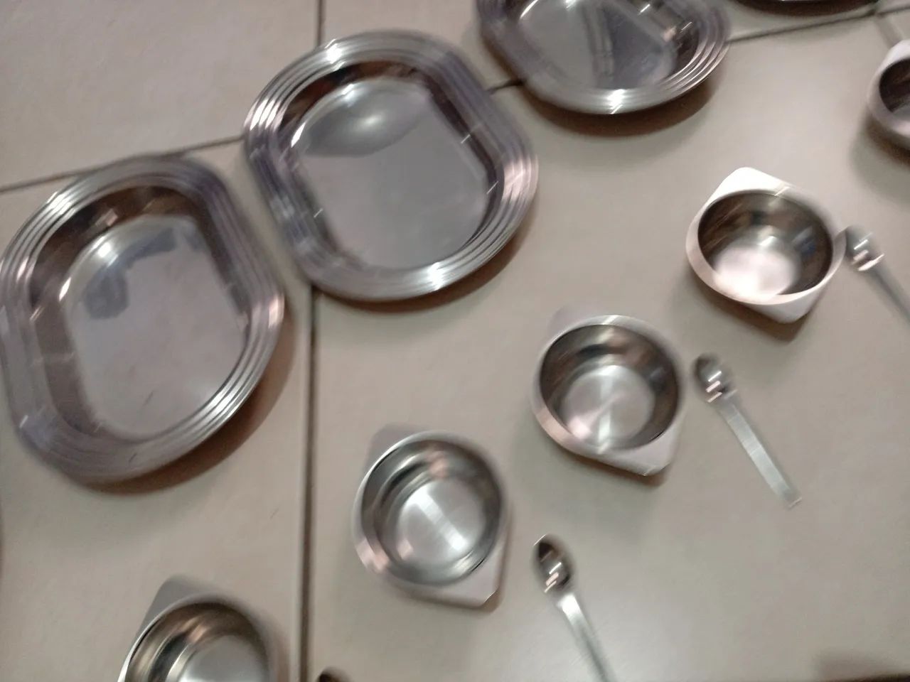 Bandejas e potes sobremesa em inox  - Foto 4