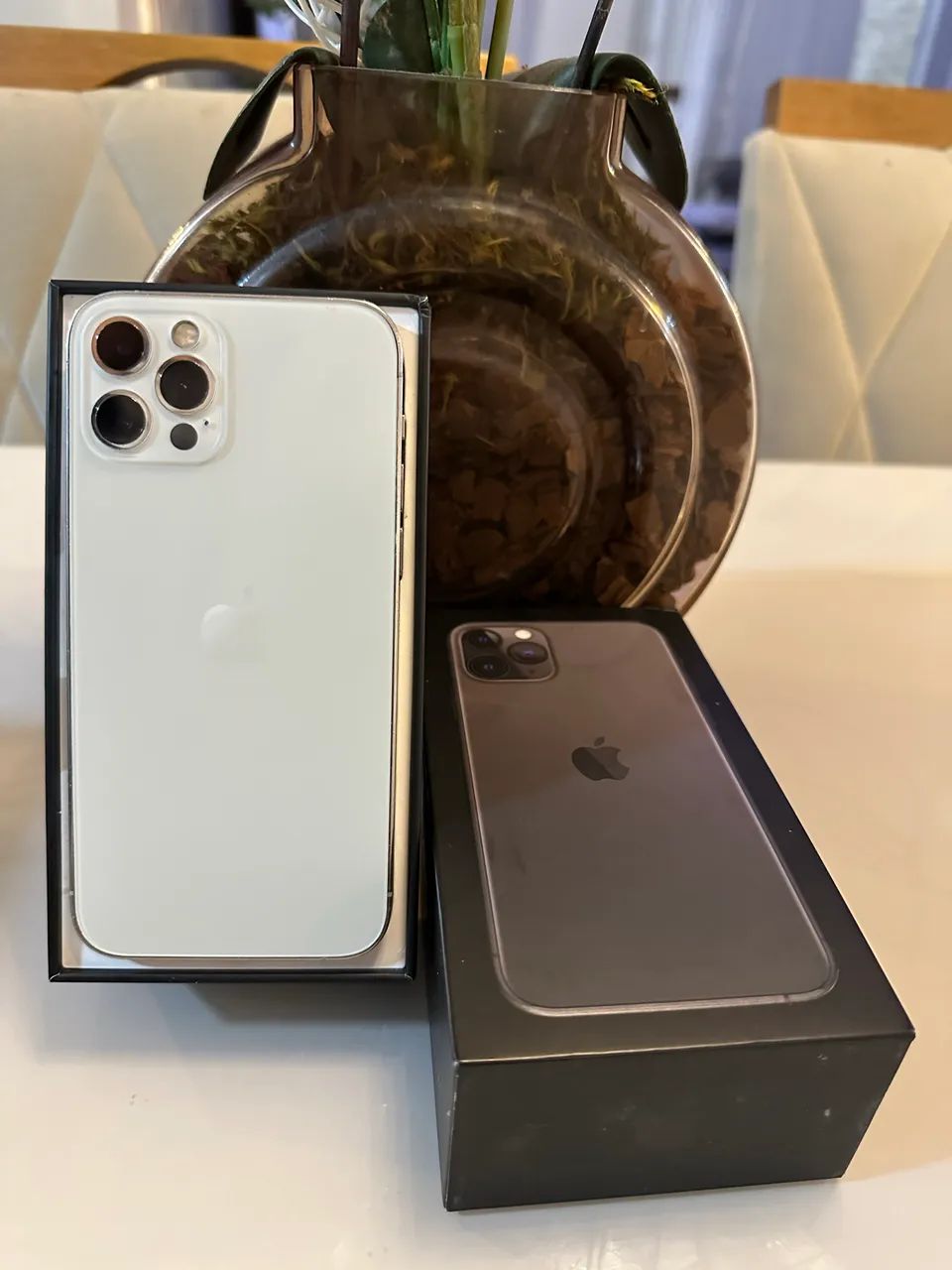 iPhone 11Pro Max 64gb ( lê o anúncio todo) - Celulares e