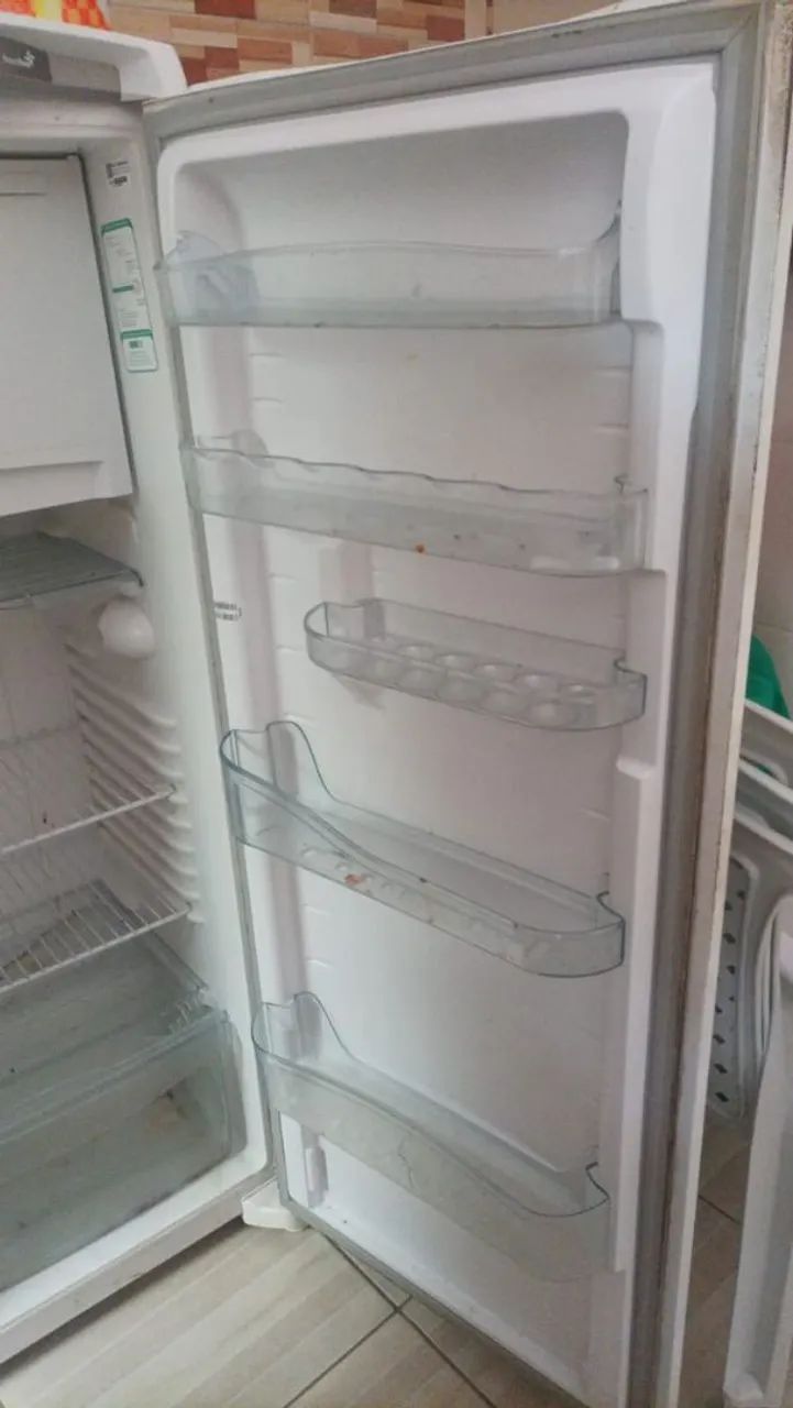 Vendo Geladeira /aceito proposta  - Foto 4