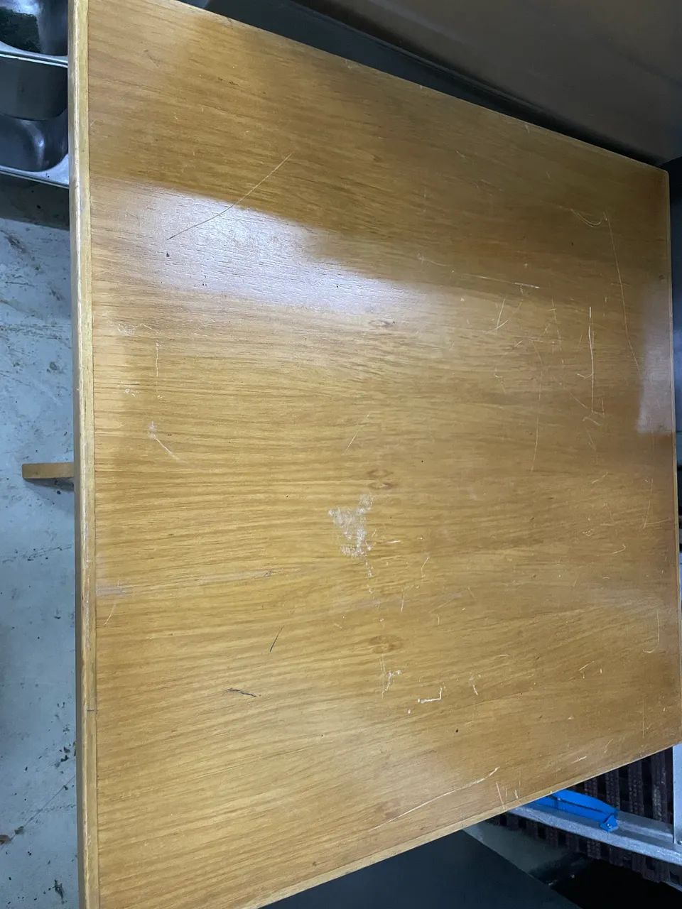 Mesa toda em madeira 80 X 80 - Foto 3