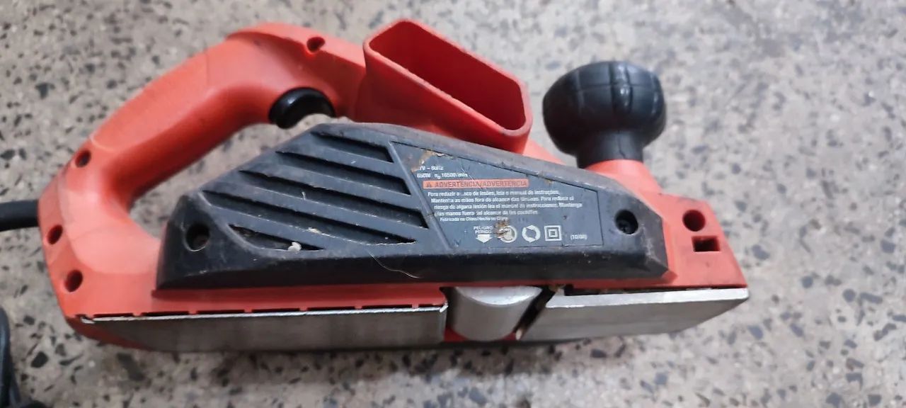 Plaina Black Decker (facas novas) - Foto 2