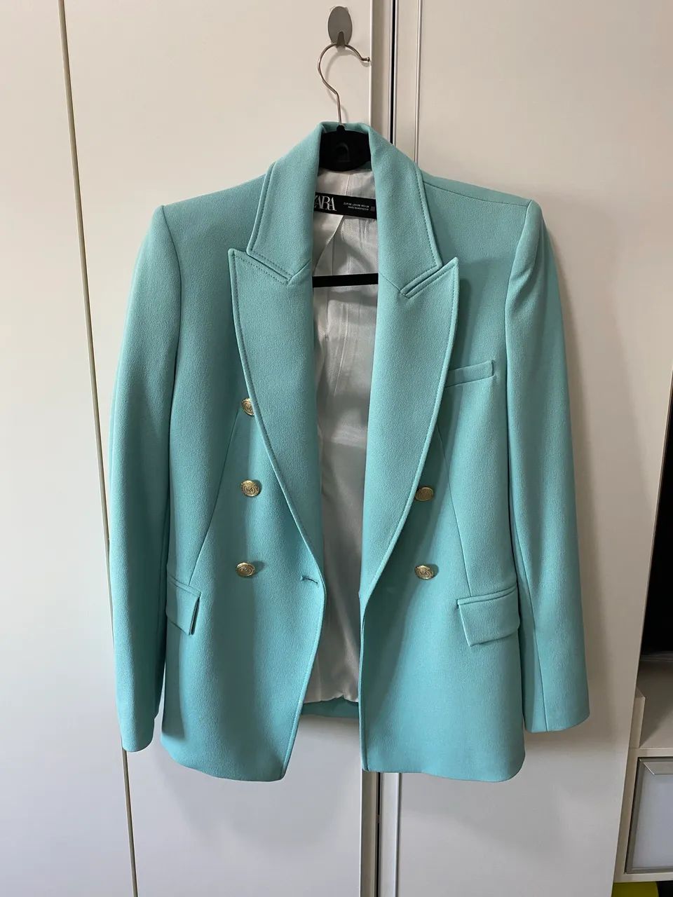 Blazer Zara azul claro 