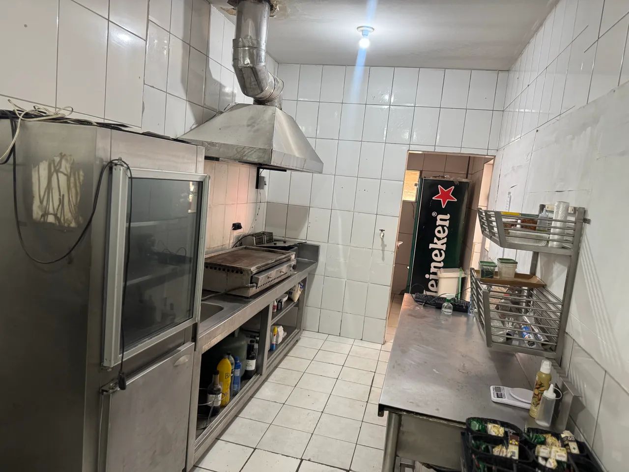 Móveis e equipamentos completos para bar/restaurante - inox, cervejeiras, freezer e mais